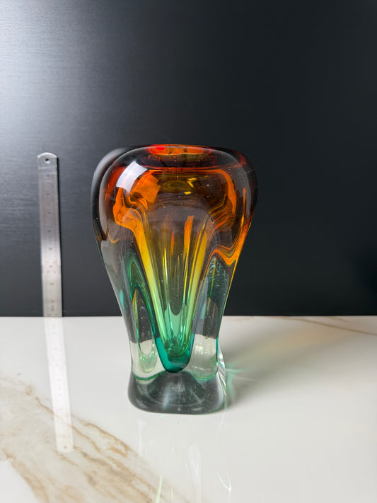 The Sommerso-Style Gradient Vase