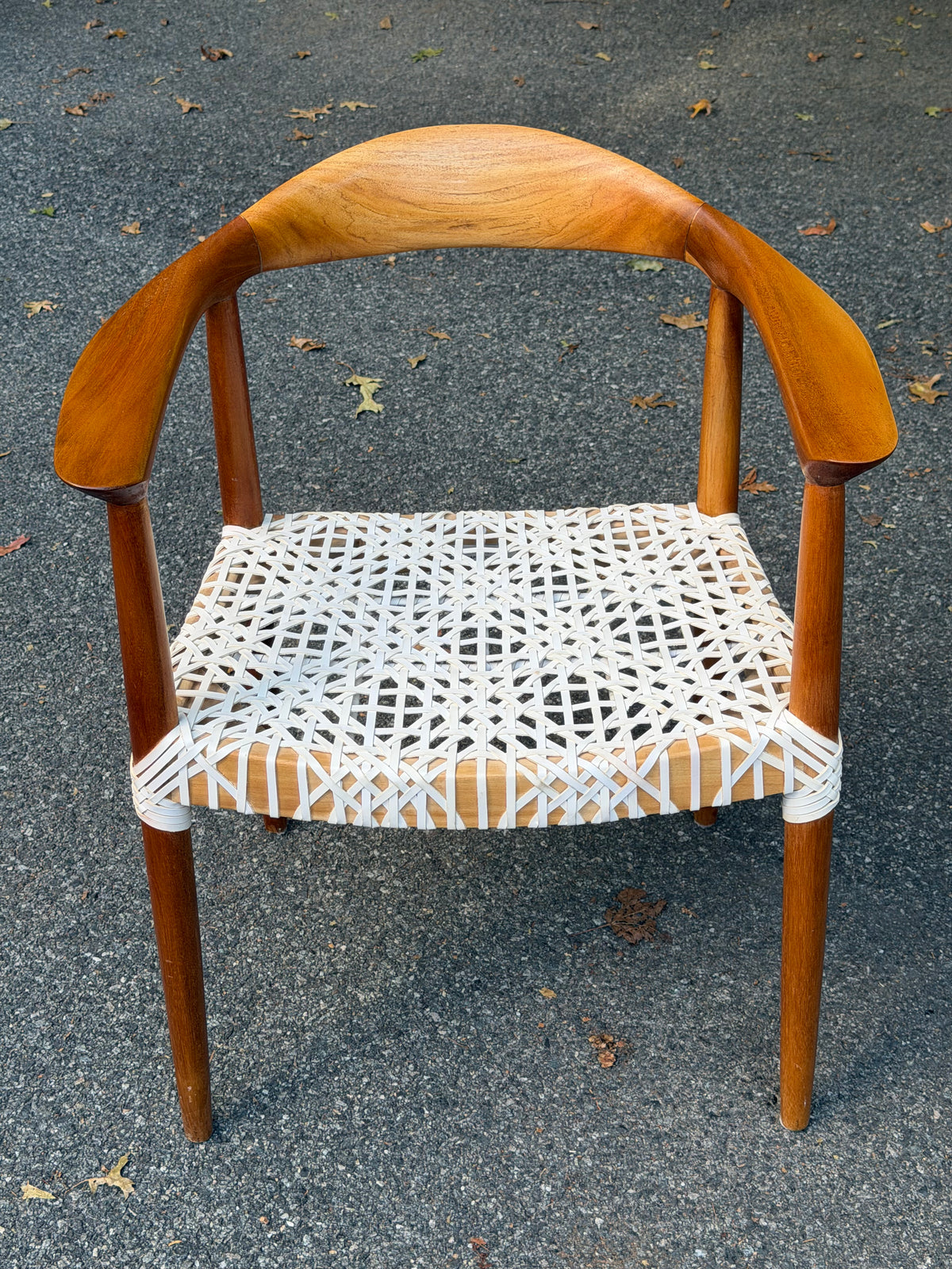 Safavieh New York Danish Modern Style Sculpted Wood & Woven Accent / Desk Chair
