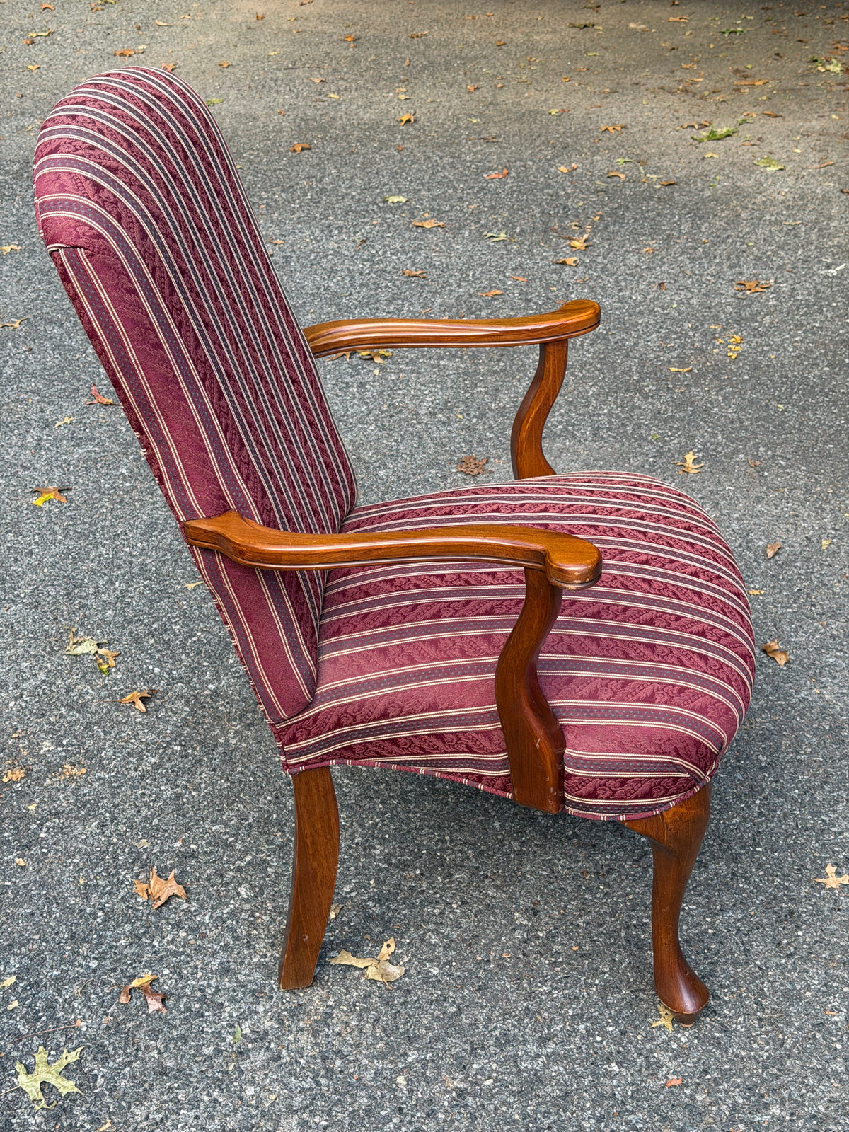 Queen Anne Open-Arm Lolling Chair