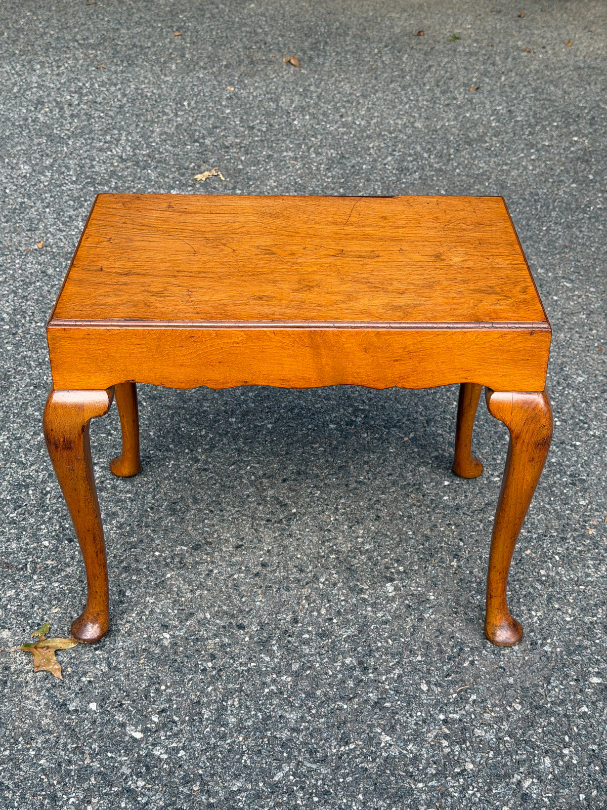 Queen Anne Low Accent Table – The Company of Master Craftsmen