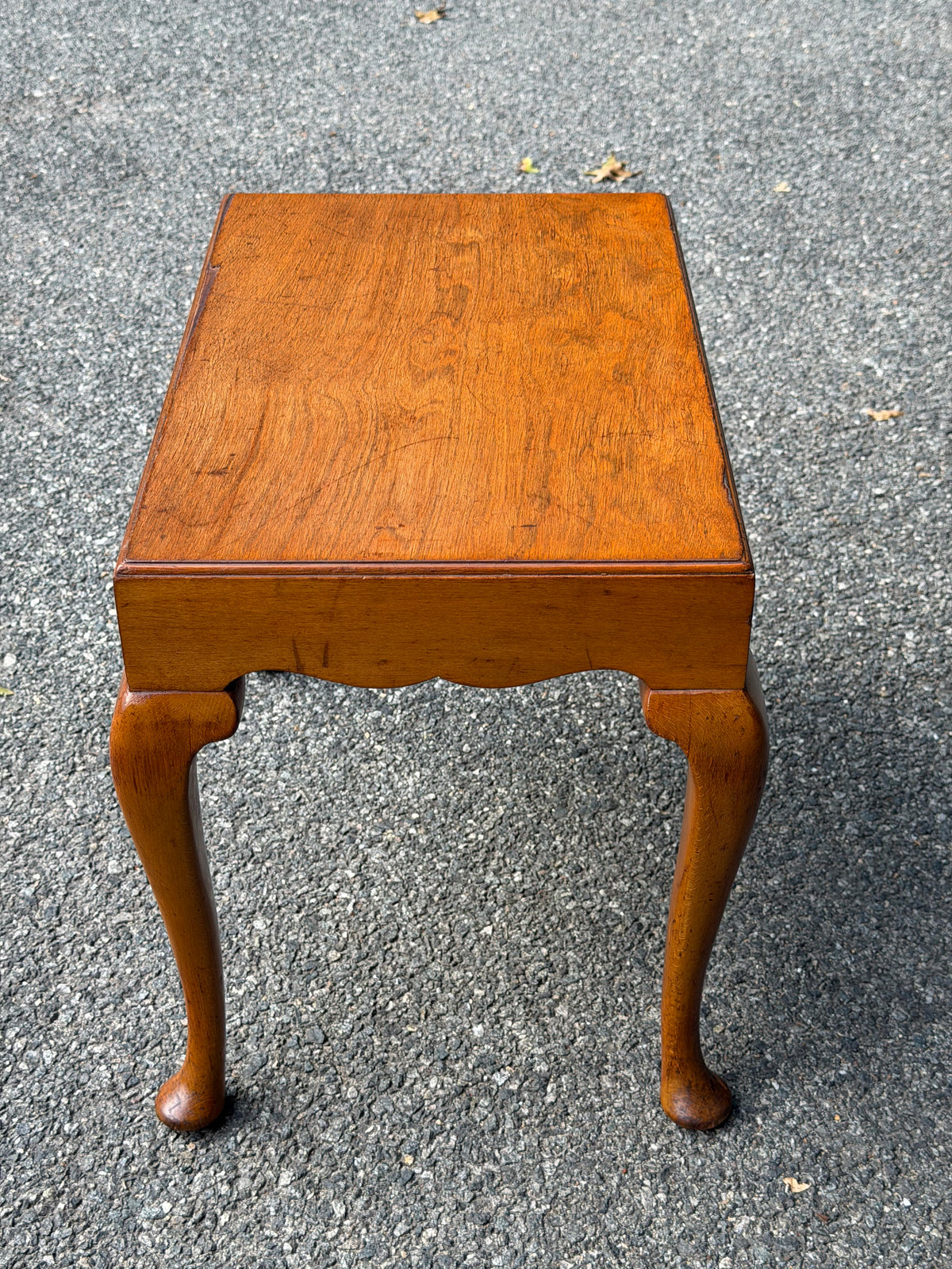 Queen Anne Low Accent Table – The Company of Master Craftsmen