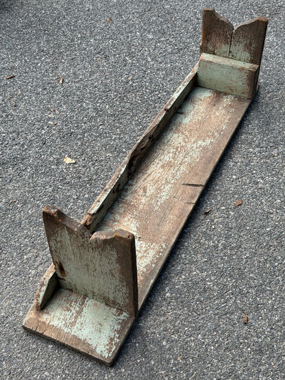 Weathered Barn Wood Bench / Primitive Farmhouse Decor with Chipped Paint