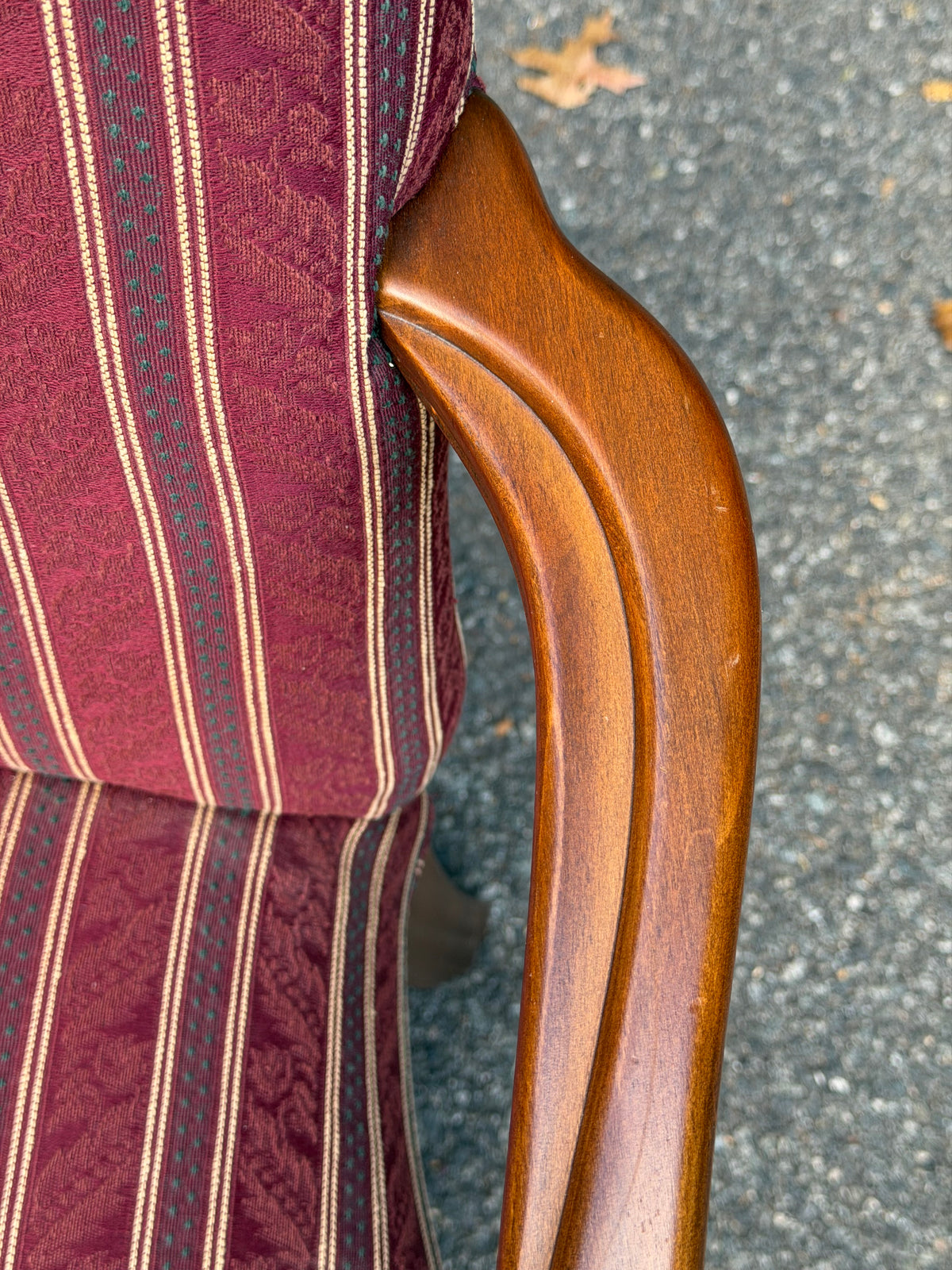 Queen Anne Open-Arm Lolling Chair