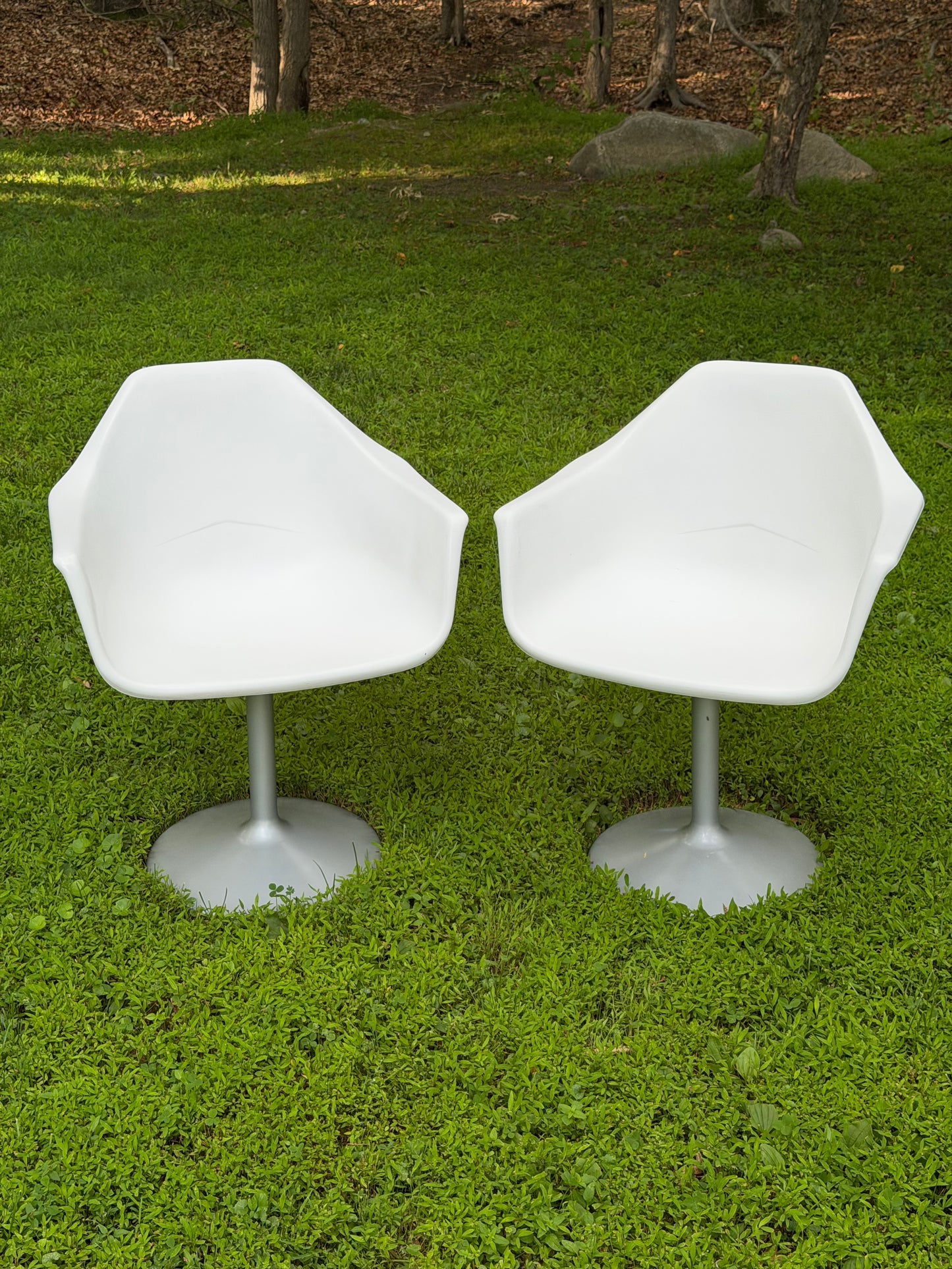 Pair of Vintage Eero Saarinen Style Swivel Tulip Chairs