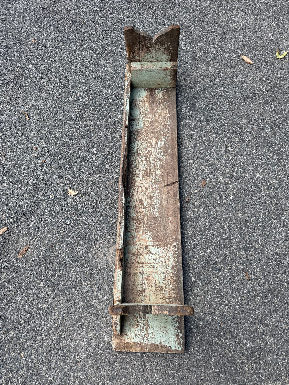 Weathered Barn Wood Bench / Primitive Farmhouse Decor with Chipped Paint