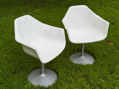 Pair of Vintage Eero Saarinen Style Swivel Tulip Chairs