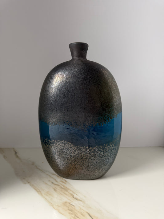 The Eclipse Banded Oval Vase